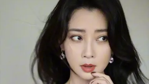 学校一间宿舍住百人