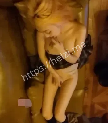 抚媚诱人