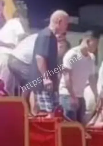 海盗船拦腰折断