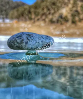 贝加尔湖冰上禅石