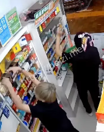 蒙面男子偷盗