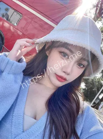 Chloe温泉度假私拍照