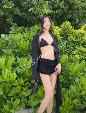 BELLAZHU抖音模特真空走光