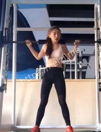粉嫩少女