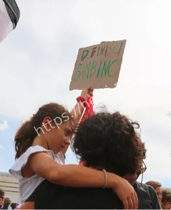 米兰抗议冲突现场