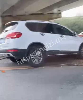 夫妻吵架交通事故