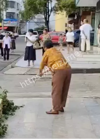 店门口讨公道