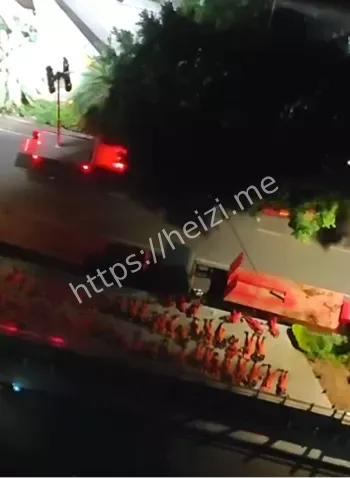 泵站楼梯脱落墙体裂缝