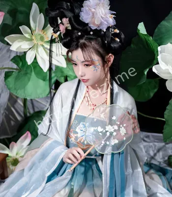 古风汉服白嫩曲线