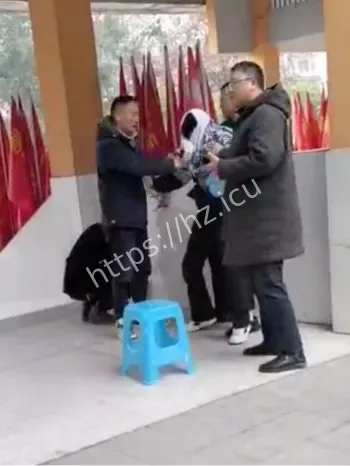 不服从学生遭痛殴