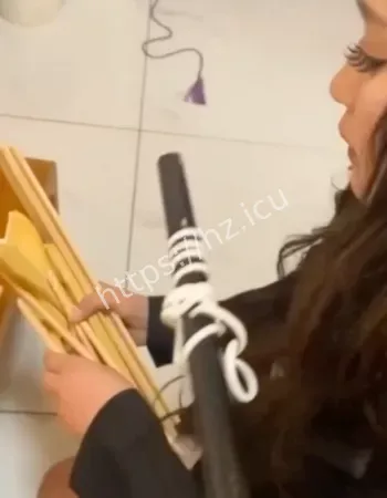 精神小妹为友出头