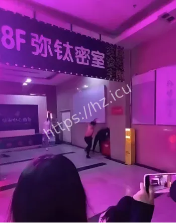 精神小伙1v3逆袭逆转