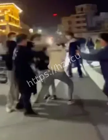精神小伙