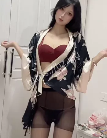 九头身女神