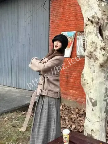 钱希彤素净自拍文艺