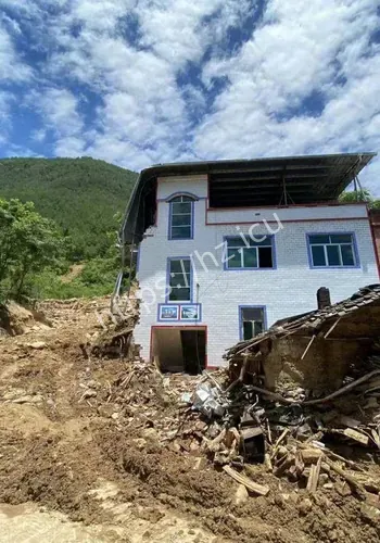 辟谣：“重庆万州惊现