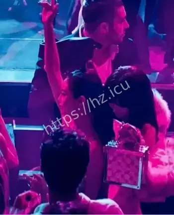 宁艺卓Lisa夜店争议