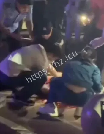 倒在血泊中死亡