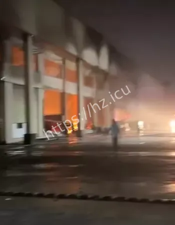 深夜起火