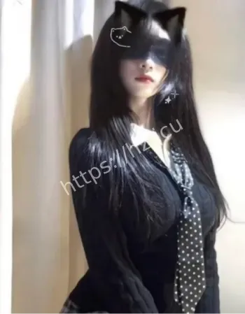 甜美女生热情舞蹈