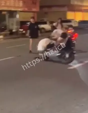 深夜街头与人打架事件