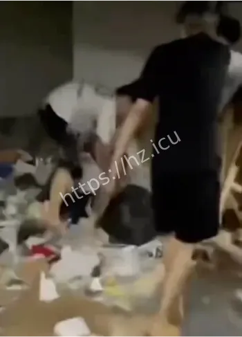 赵俊逸炫富