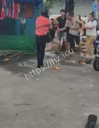 围观群众看傻眼