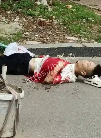 男子与摊主妻子有染被砍50余刀惨死
